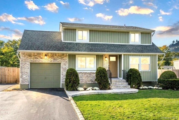 163 AVONDALE DR, CENTEREACH, NY 11720 - Image 81365fe59d2e448cd0559c817e7305b2/2248032498