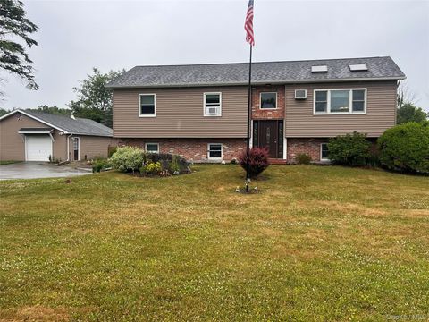 Homes For Sale - 14 Blossom Grove Court<br/> Highland, NY 12528