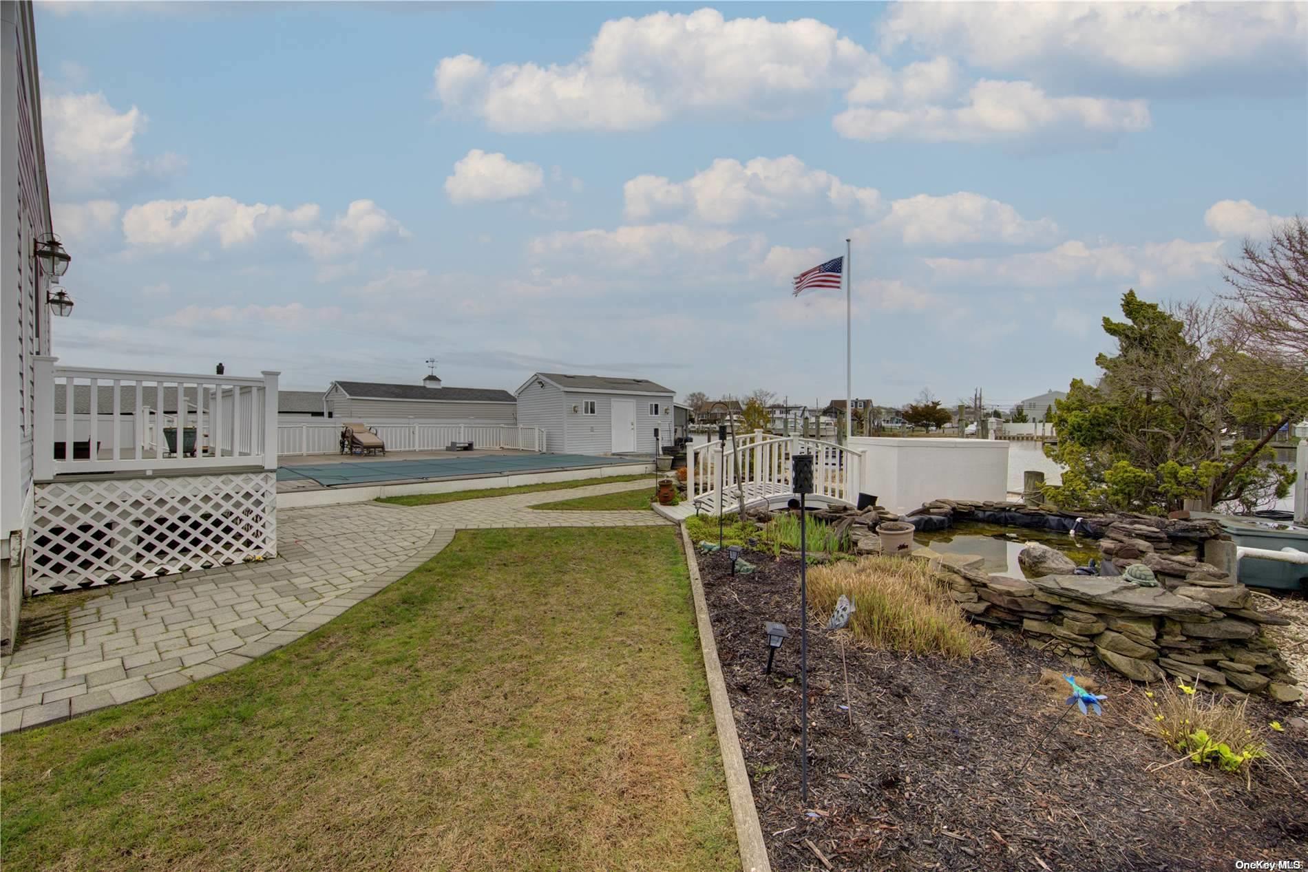 738 Shore Walk, Lindenhurst, New York image 3