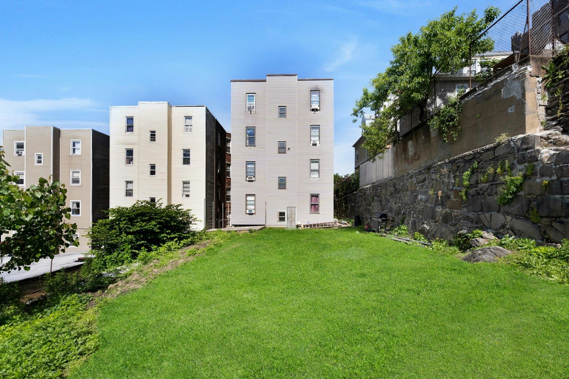 Yonkers, New York 10701, United States, ,Commercial,Active,143791