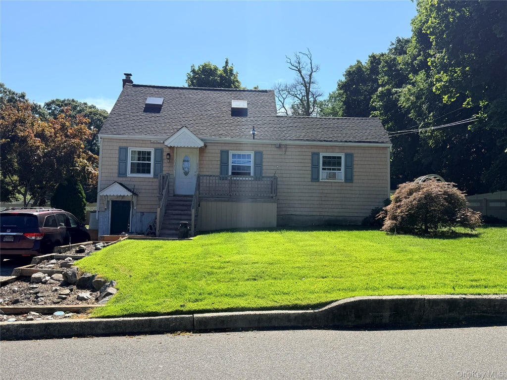 Photo of 67 Rosewood Road, Kings Park, NY 11754 (MLS # 1044626)