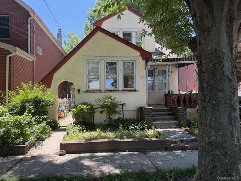 Multifamily For Sale - 160-16 78th Avenue<br/> Fresh Meadows, NY 11366