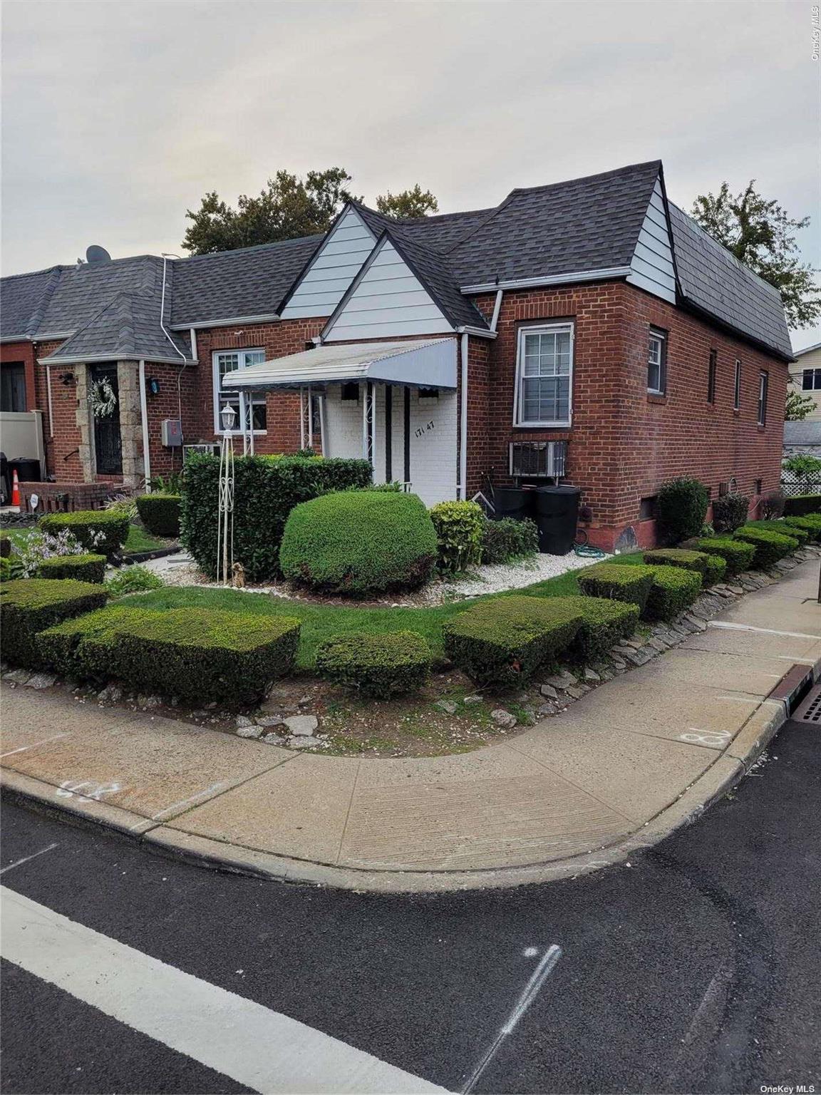 Property for Sale at 119th Road, Jamaica, Queens, NY - Bedrooms: 2 
Bathrooms: 2 
Rooms: 5  - $550,000