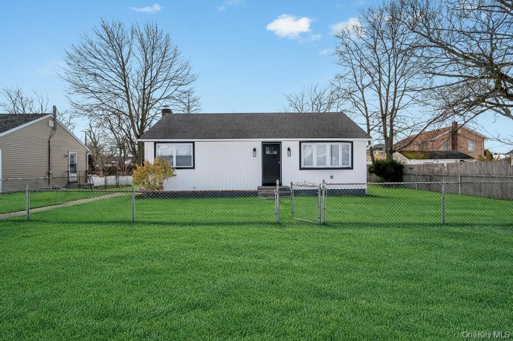 Photo of 33 Silverpine Drive, Amityville, NY 11701 (MLS # 965764)