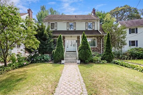 32 Parkway Circle Mount Vernon NY 10552