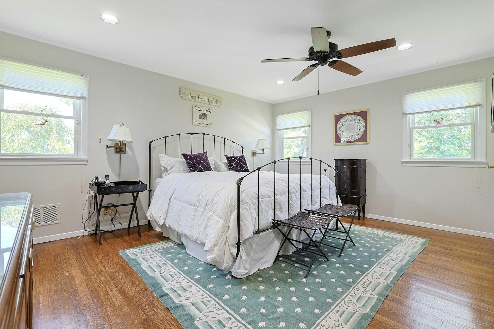 New Rochelle, New York 10804, United States, 4 Bedrooms Bedrooms, ,3 BathroomsBathrooms,Residential,Active,150812