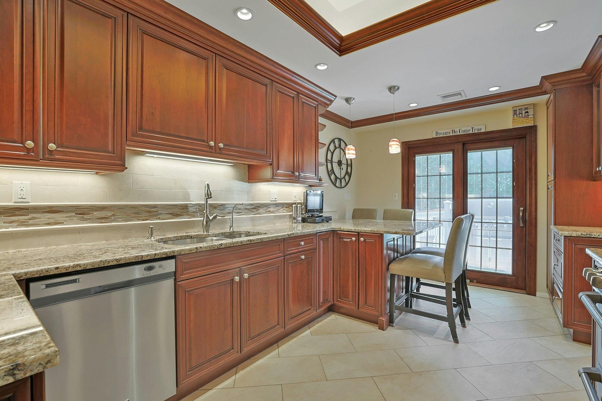 New Rochelle, New York 10804, United States, 4 Bedrooms Bedrooms, ,3 BathroomsBathrooms,Residential,Active,150812