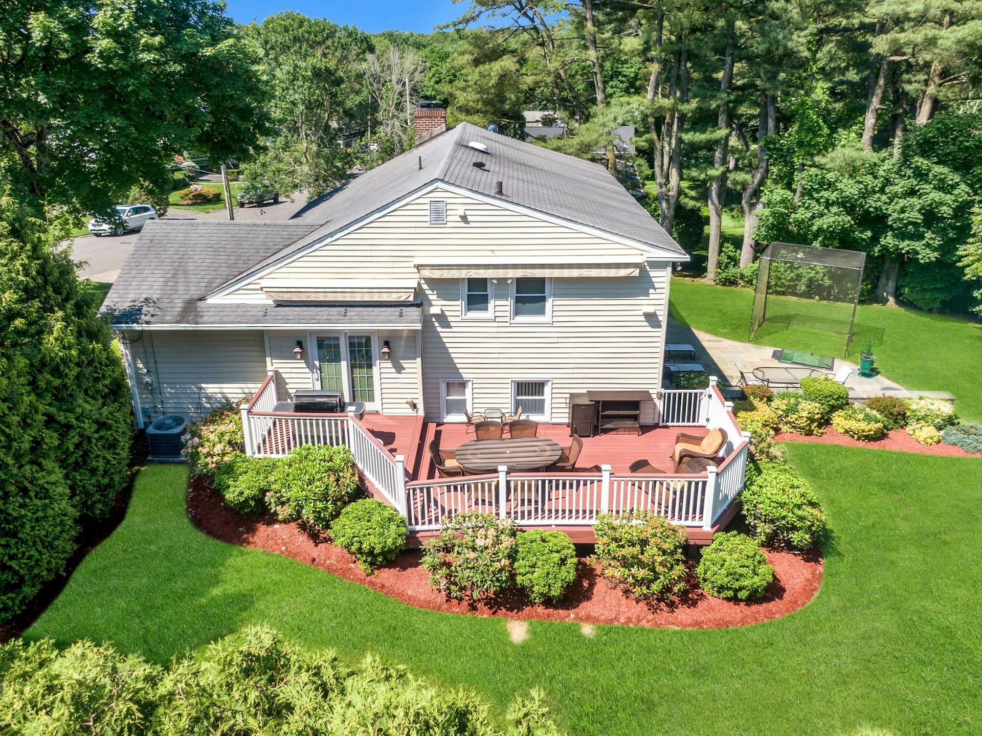 New Rochelle, New York 10804, United States, 4 Bedrooms Bedrooms, ,3 BathroomsBathrooms,Residential,Active,150812