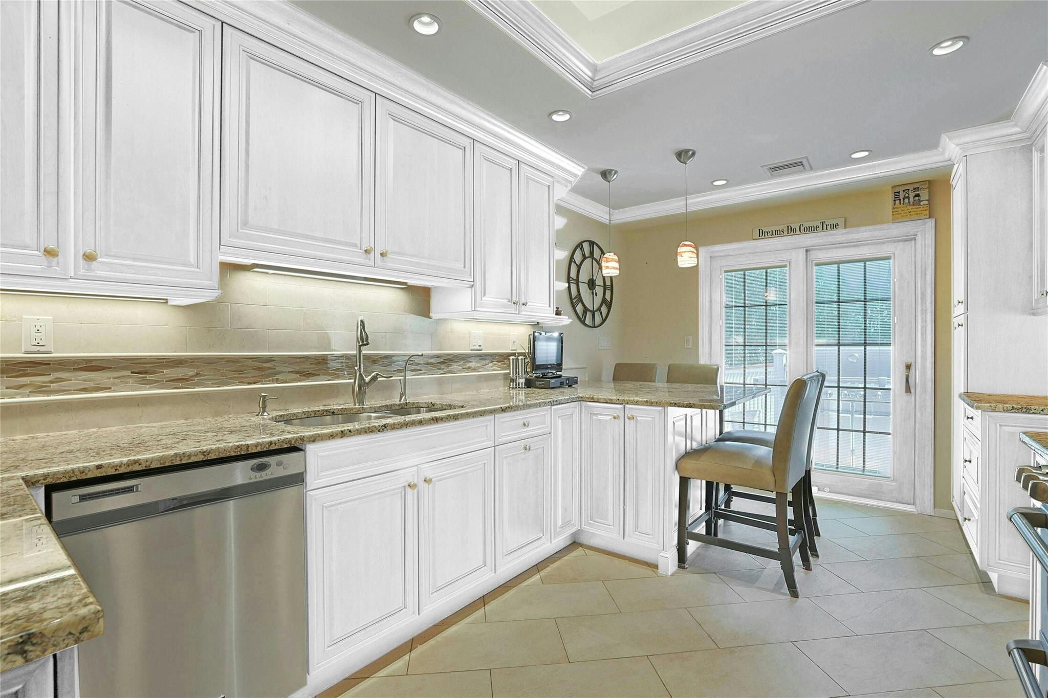 New Rochelle, New York 10804, United States, 4 Bedrooms Bedrooms, ,3 BathroomsBathrooms,Residential,Active,150812