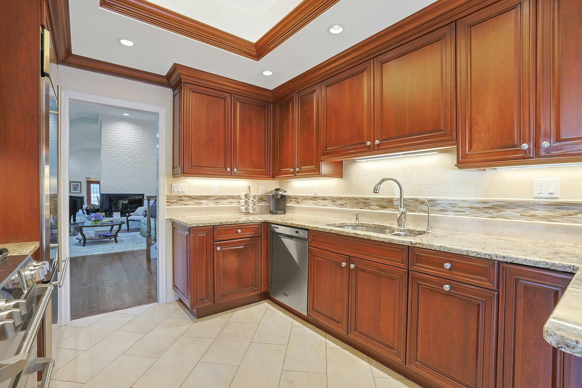 New Rochelle, New York 10804, United States, 4 Bedrooms Bedrooms, ,3 BathroomsBathrooms,Residential,Active,150812