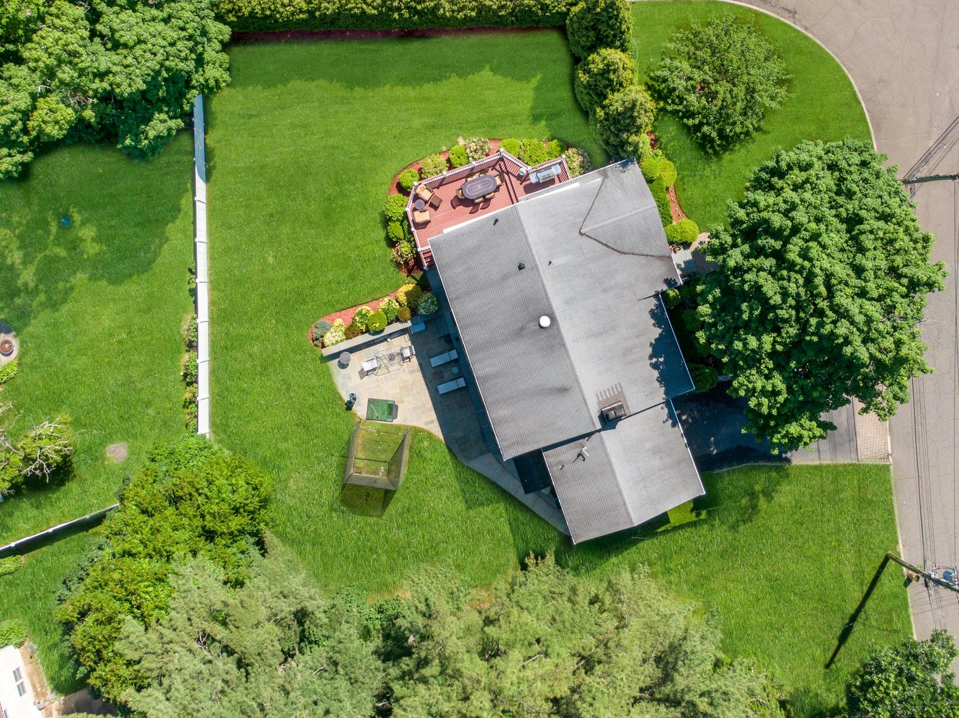 New Rochelle, New York 10804, United States, 4 Bedrooms Bedrooms, ,3 BathroomsBathrooms,Residential,Active,150812