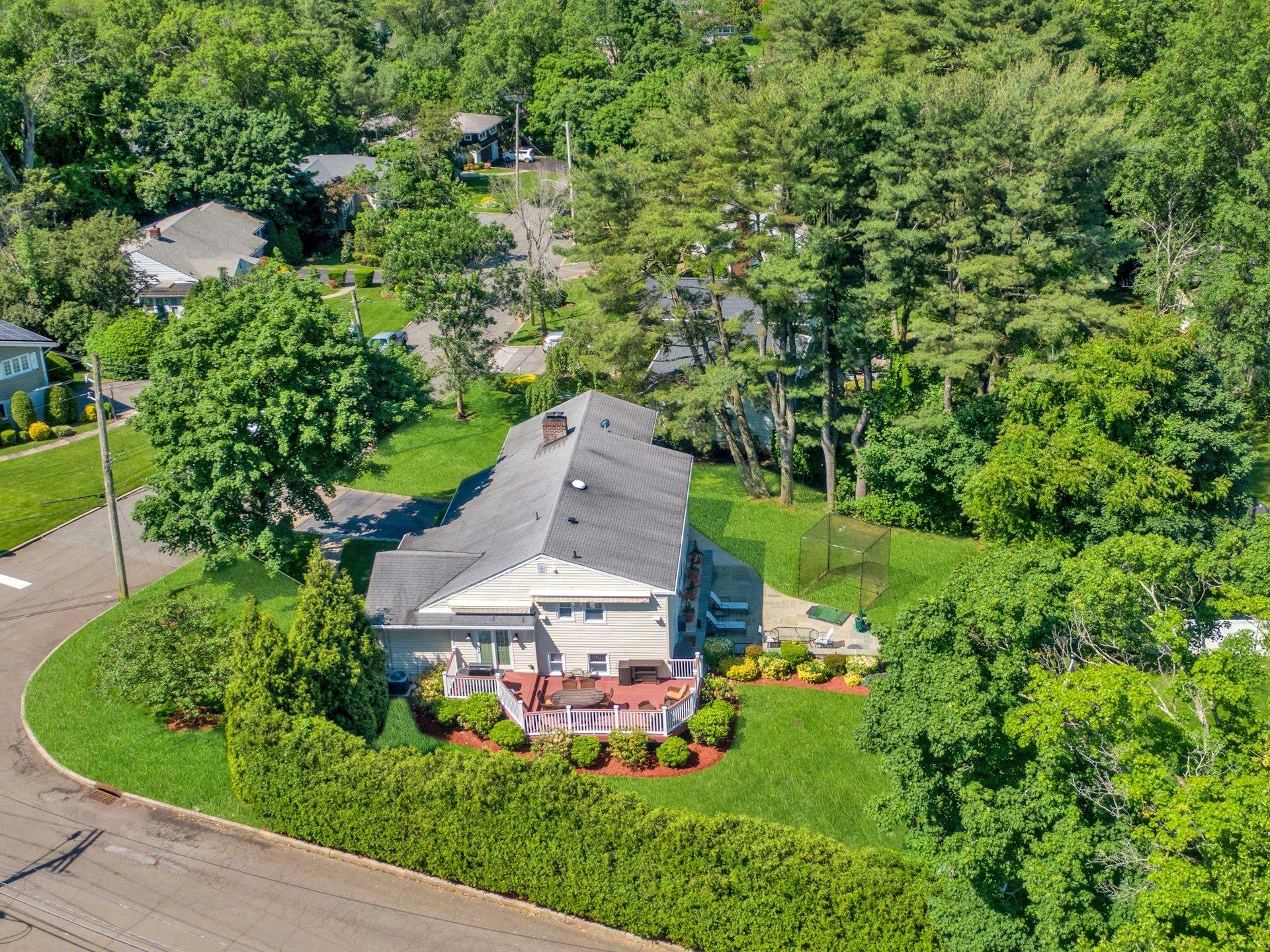 New Rochelle, New York 10804, United States, 4 Bedrooms Bedrooms, ,3 BathroomsBathrooms,Residential,Active,150812