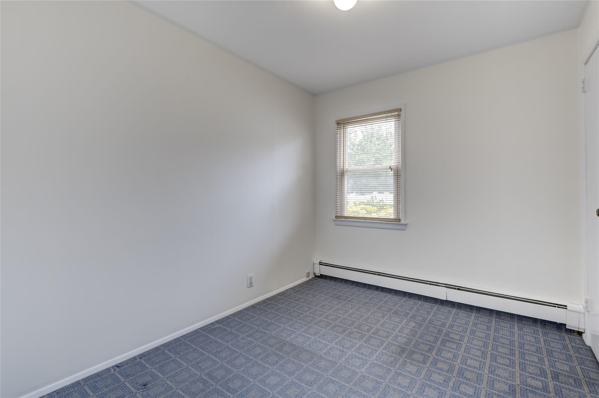 29 Newmarket Road, Syosset, New York image 17