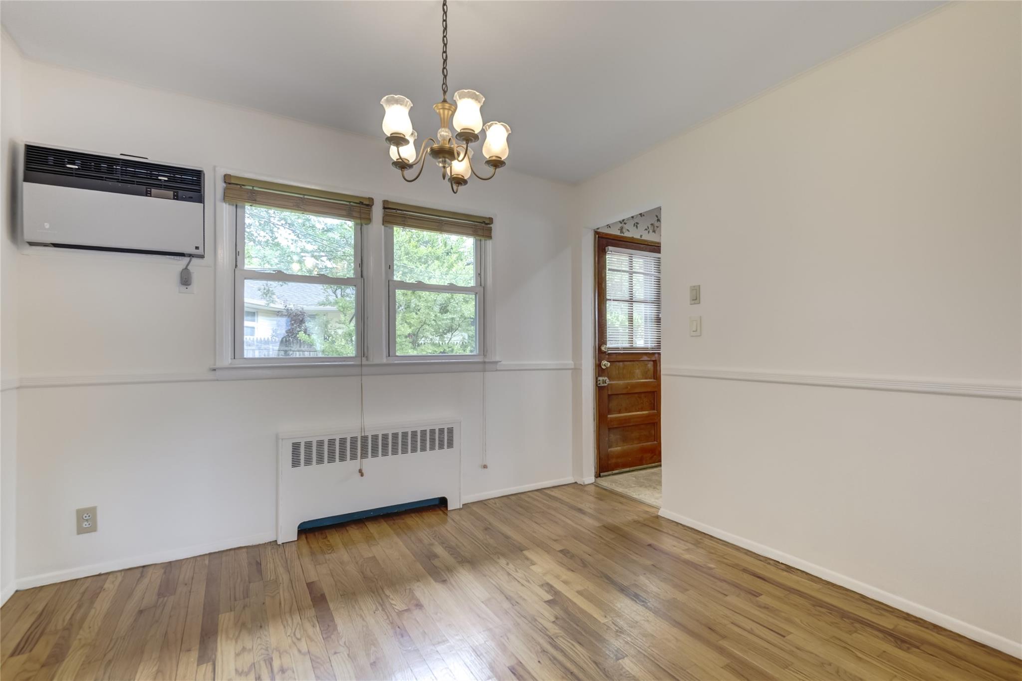 29 Newmarket Road, Syosset, New York image 10