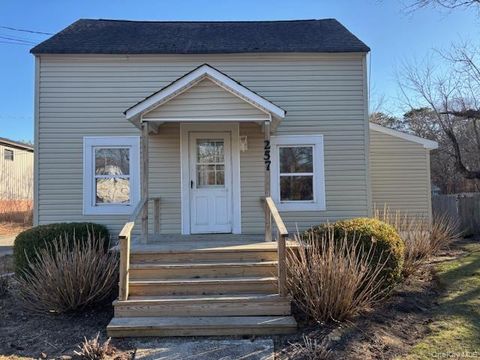 Homes For Sale - 257 Flanders Road<br/> Riverhead, NY 11901