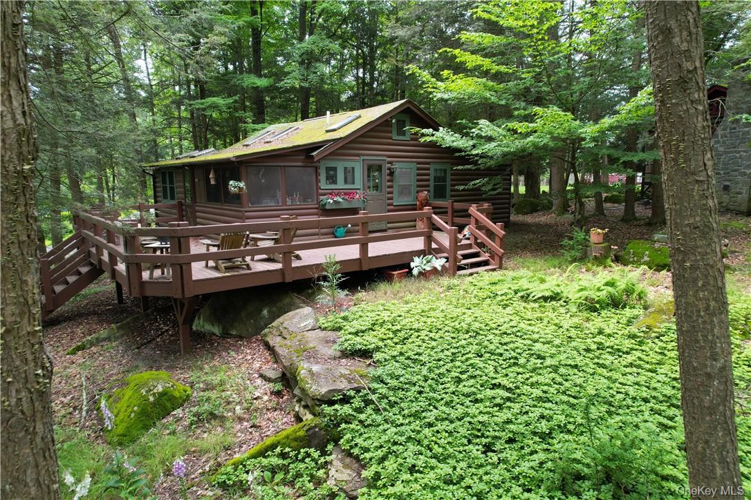 38 W Adirondack Trail