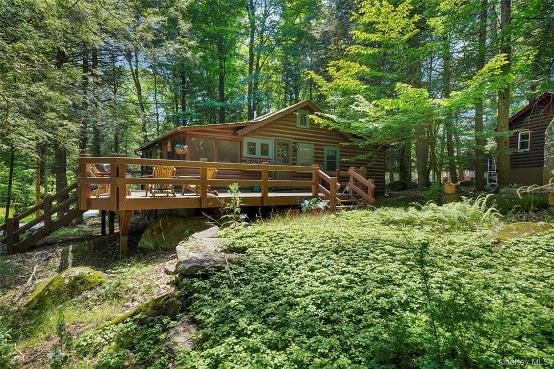 38 W Adirondack Trail