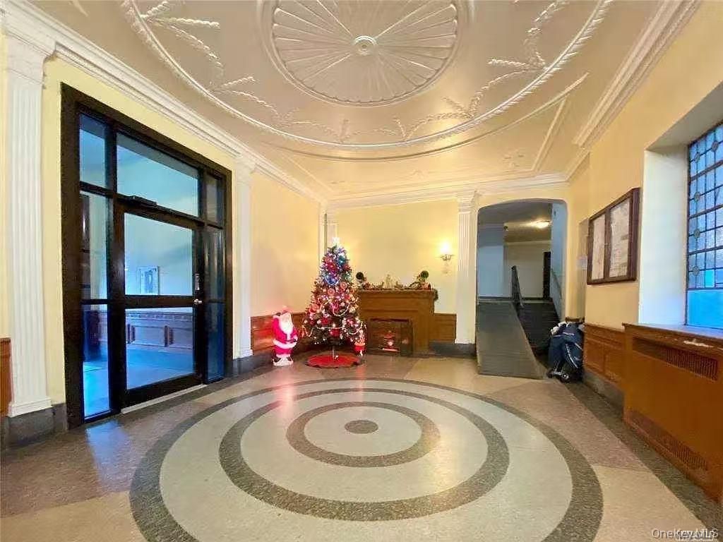 Photo of 40-35 Ithaca Street #3D, Elmhurst, NY 11373 (MLS # 927296)