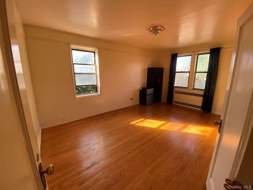 Photo of 40-35 Ithaca Street #3D, Elmhurst, NY 11373 (MLS # 927296)