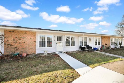 Condo For Sale - 279 Berwick Court #B<br/> Ridge, NY 11961