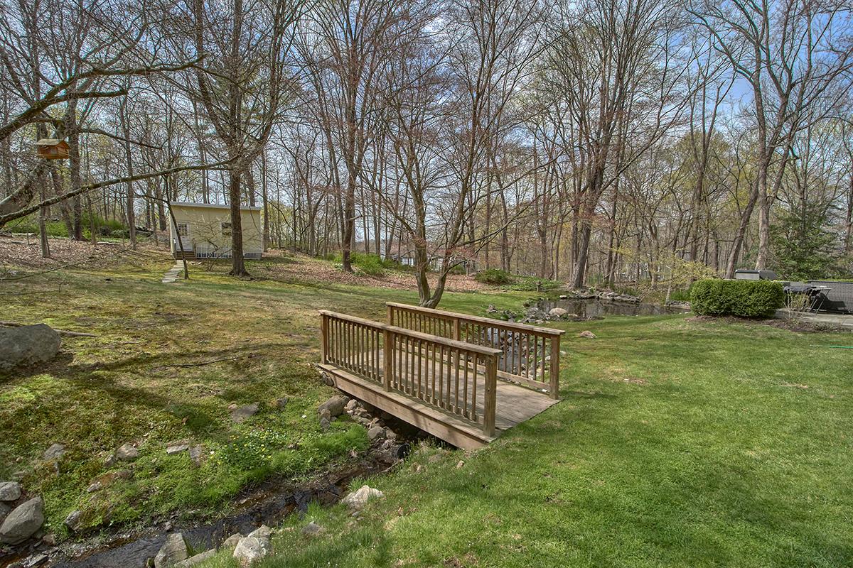 Chappaqua, New York 10514, United States, 3 Bedrooms Bedrooms, ,4 BathroomsBathrooms,Residential,Active,117148