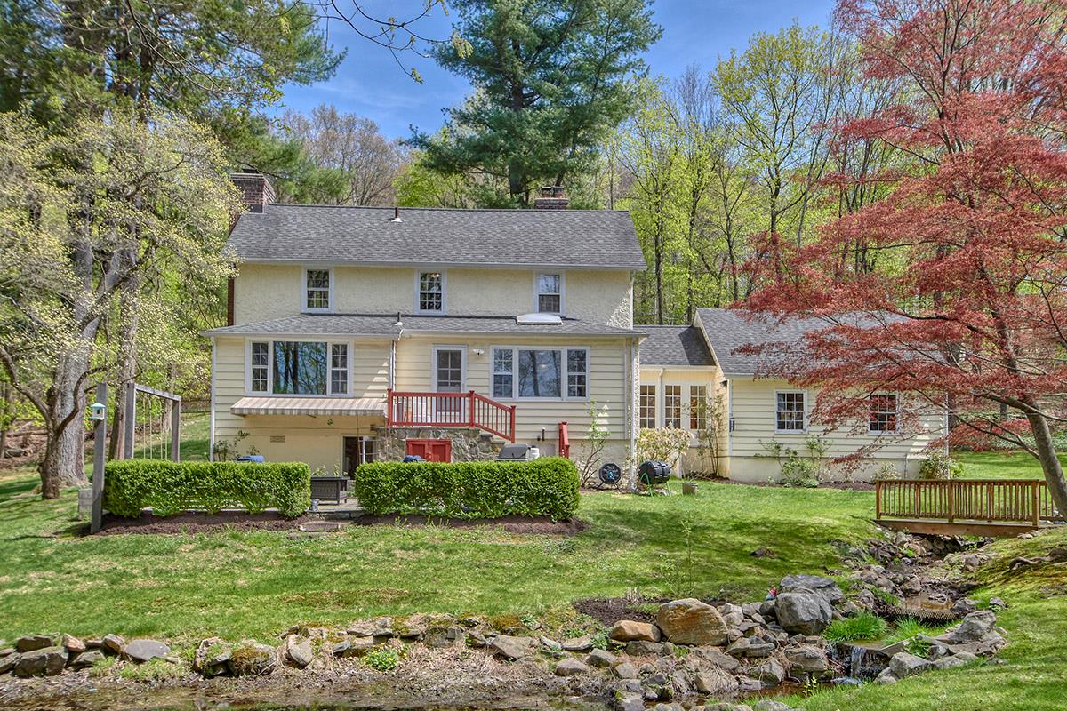 Chappaqua, New York 10514, United States, 3 Bedrooms Bedrooms, ,4 BathroomsBathrooms,Residential,Active,117148