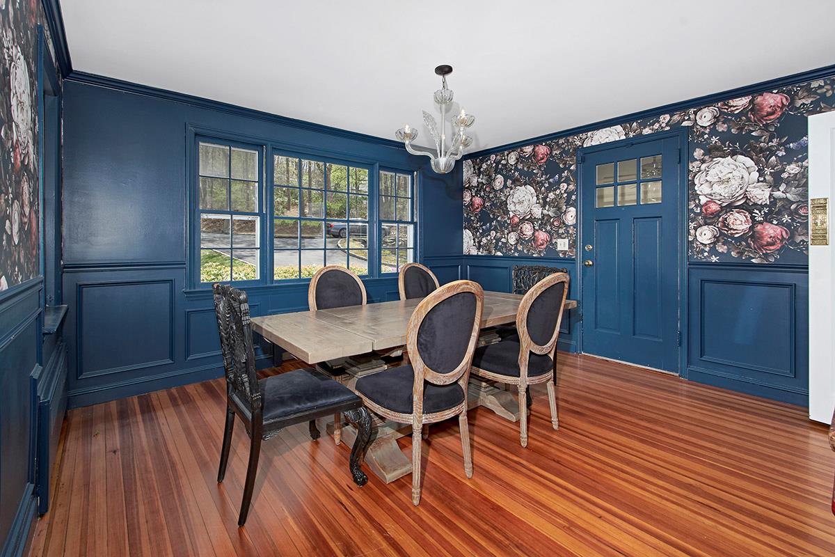 Chappaqua, New York 10514, United States, 3 Bedrooms Bedrooms, ,4 BathroomsBathrooms,Residential,Active,117148