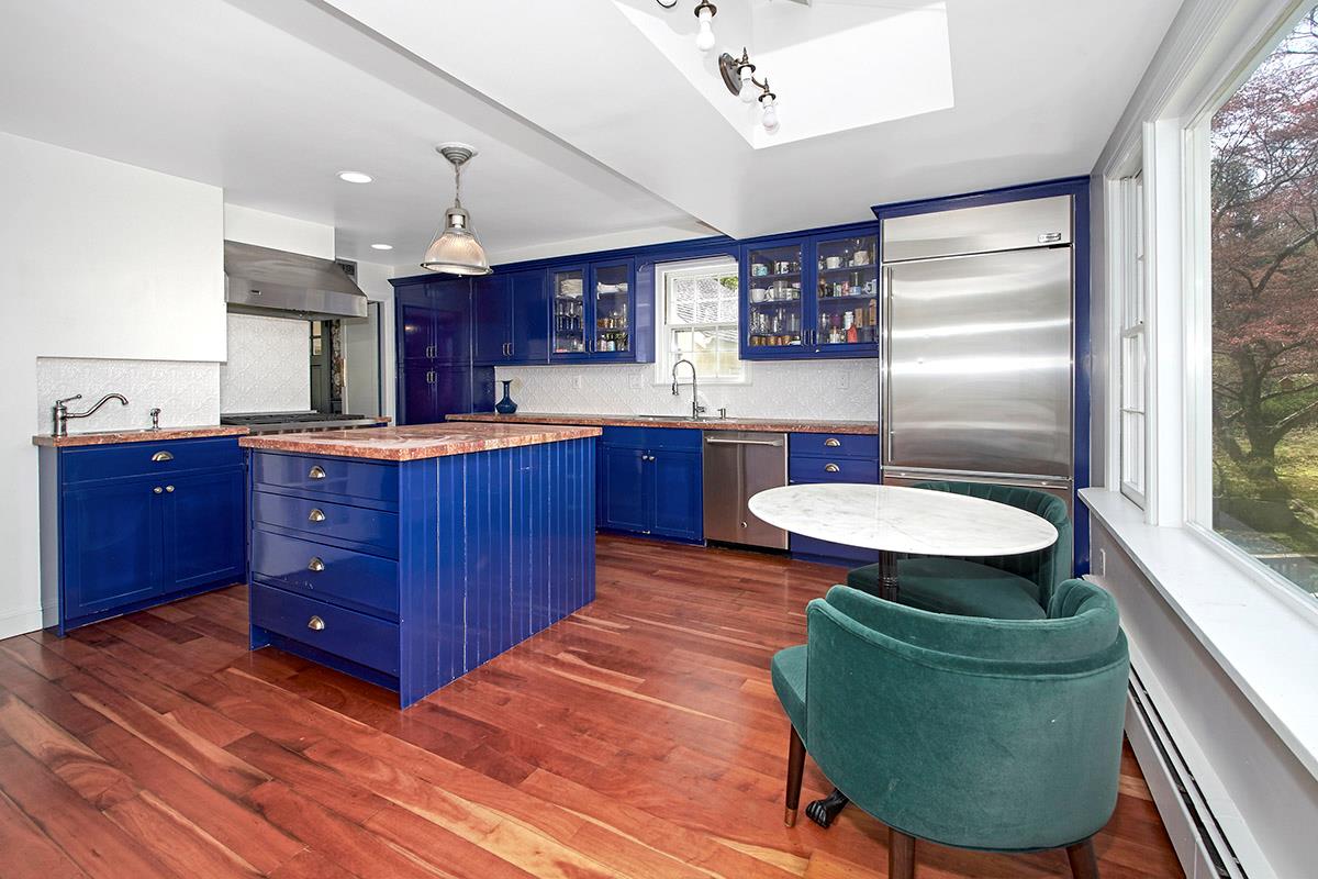 Chappaqua, New York 10514, United States, 3 Bedrooms Bedrooms, ,4 BathroomsBathrooms,Residential,Active,117148