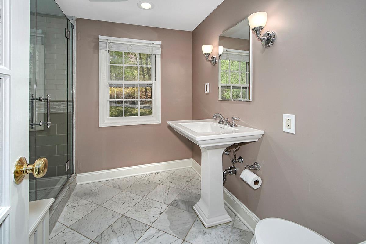 Chappaqua, New York 10514, United States, 3 Bedrooms Bedrooms, ,4 BathroomsBathrooms,Residential,Active,117148