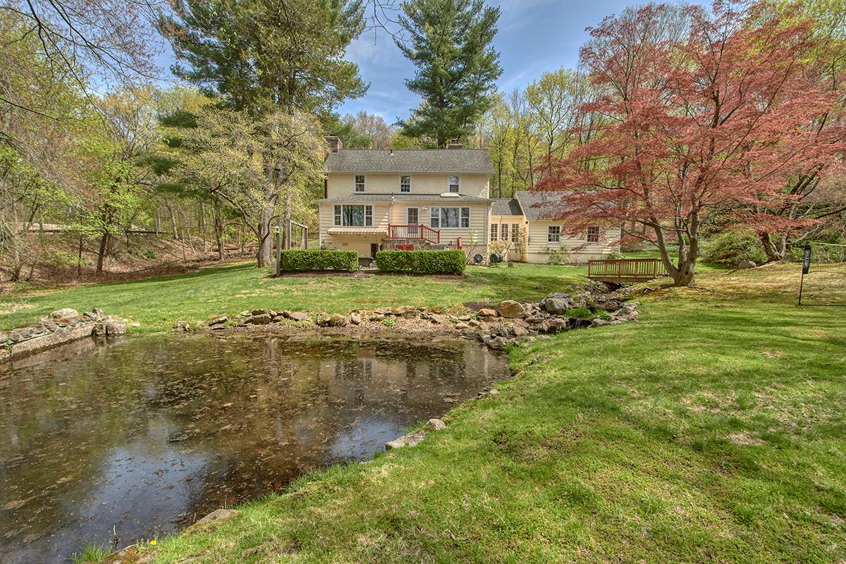 Chappaqua, New York 10514, United States, 3 Bedrooms Bedrooms, ,4 BathroomsBathrooms,Residential,Active,117148