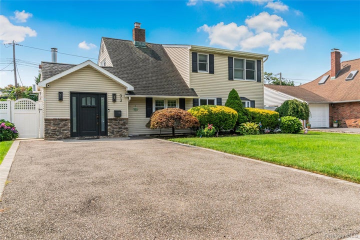 Photo 1 of 23 — 93 Duckpond Drive N, Wantagh, NY 11793