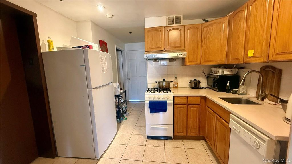 Photo of 13308 41ST Avenue #4, Flushing, NY 11355 (MLS # 979975)