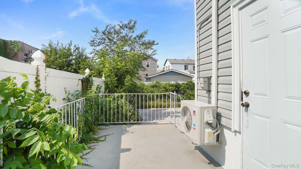 Photo of 190-13 109th Road, Saint Albans, NY 11412 (MLS # 1038970)