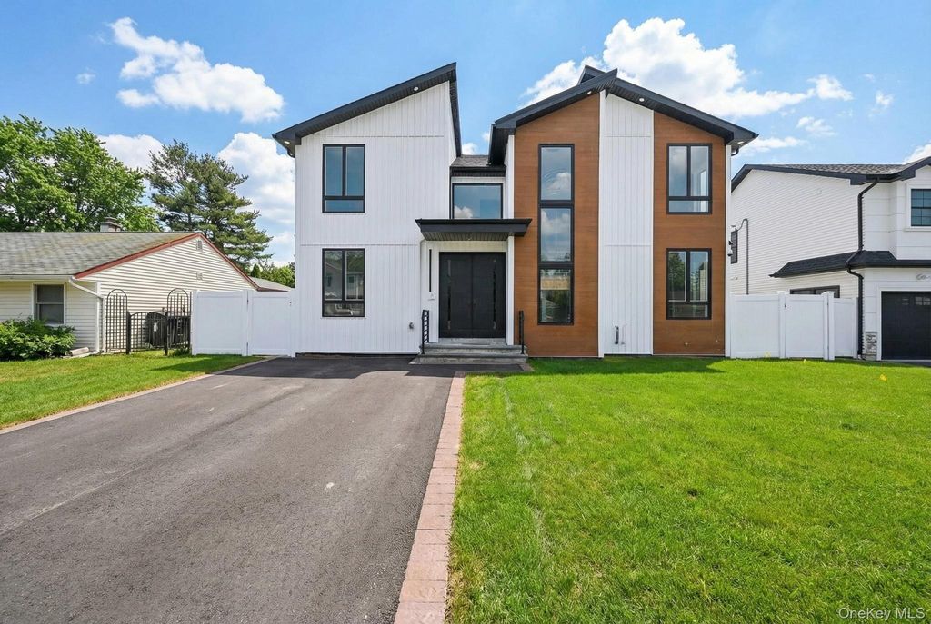 Photo of 14 Hoover Lane, Bethpage, NY 11714 (MLS # 963681)