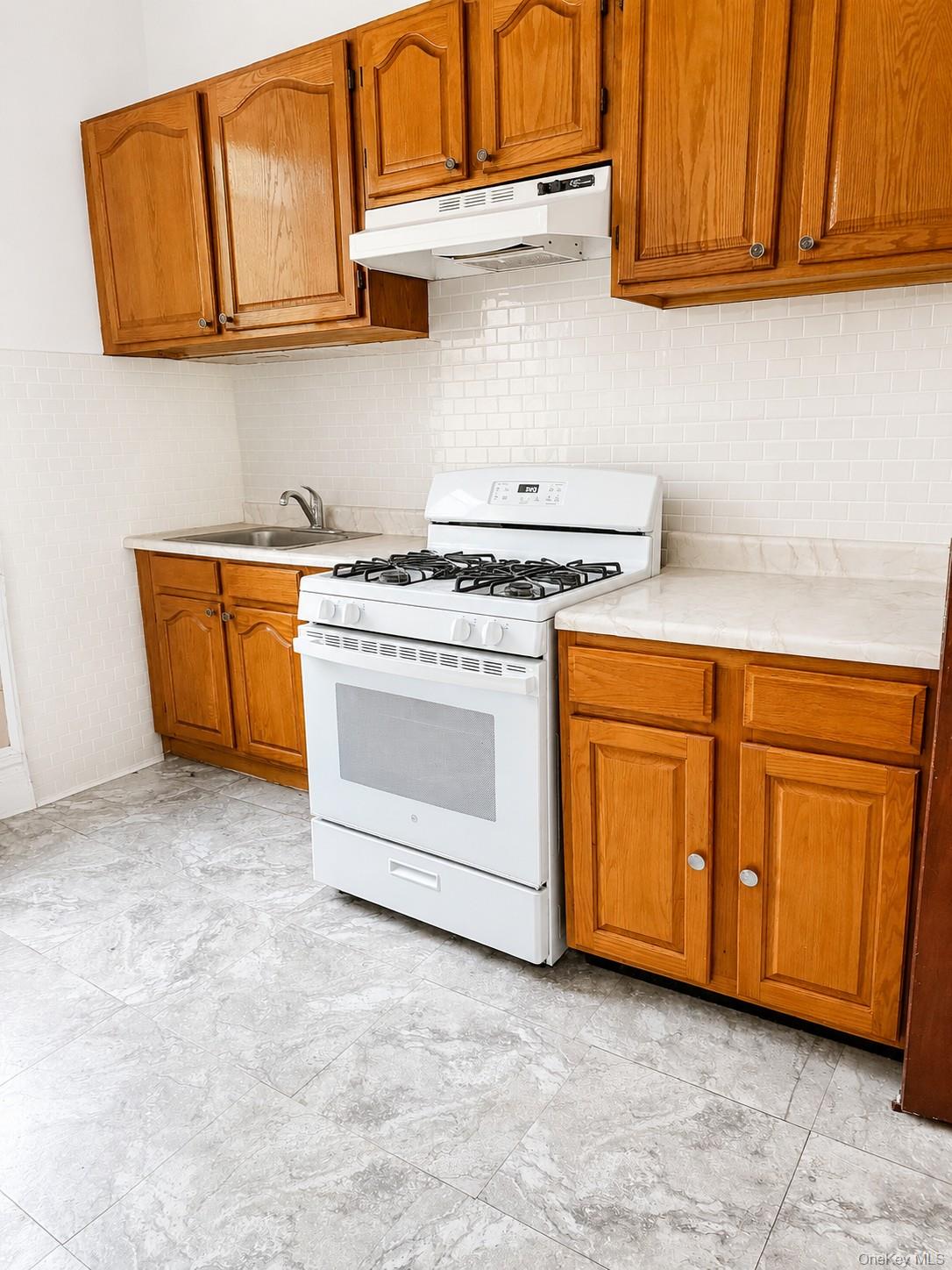 Photo 1 of 8 — 3216 31st Avenue 2nd Floor, Astoria, NY 11106