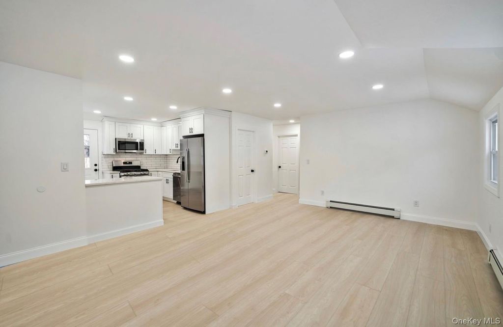 Photo of 10 Linda ln Ln, Central Islip, NY 11722 (MLS # 965797)