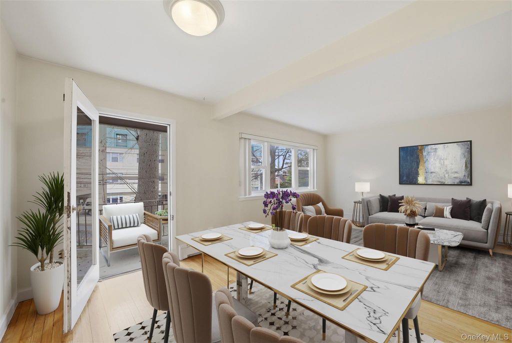 Photo of 667 Pelham Road #B10, New Rochelle, NY 10805 (MLS # 975280)