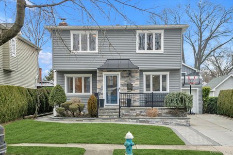 39 Corwin Avenue New Hyde Park NY 11040