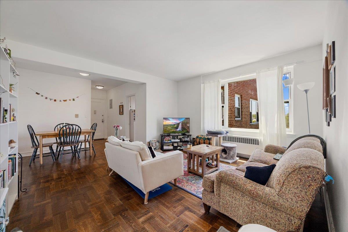 210 Pelham Road #6F, New Rochelle, New York image 2