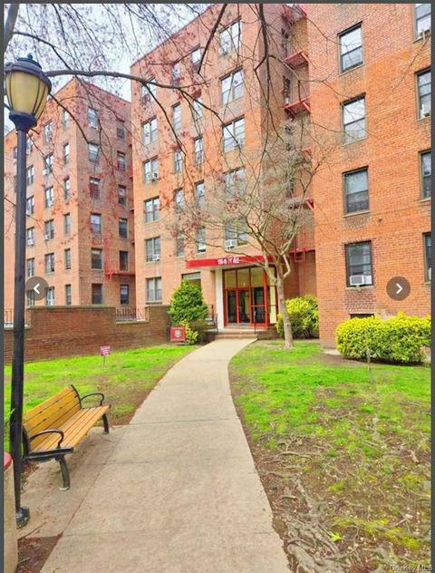 Homes For Sale - 15010 71st Avenue #6G<br/> Flushing, NY 11367