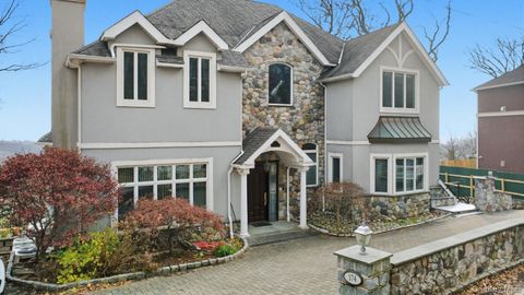 174 Douglas Staten Island NY 10304