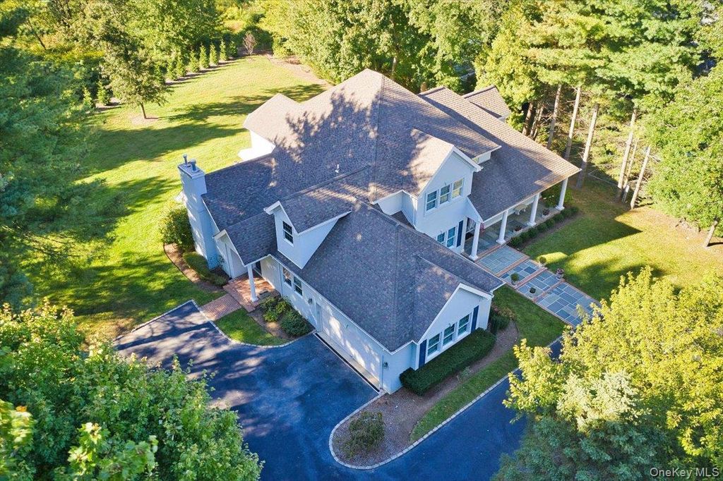 Photo of 5 Morgan Lane, Locust Valley, NY 11560 (MLS # 944033)