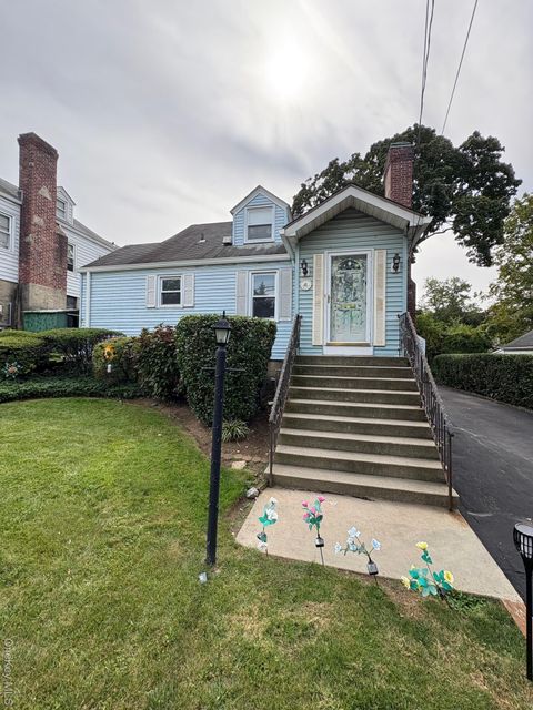 Photo of 26 Bridge Street, Tarrytown, NY 10591 (MLS # 919442)