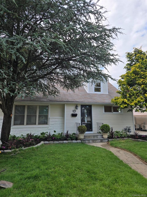 Homes For Sale - 23 Harriman Avenue<br/> Nassau County, Hempstead, NY 11550