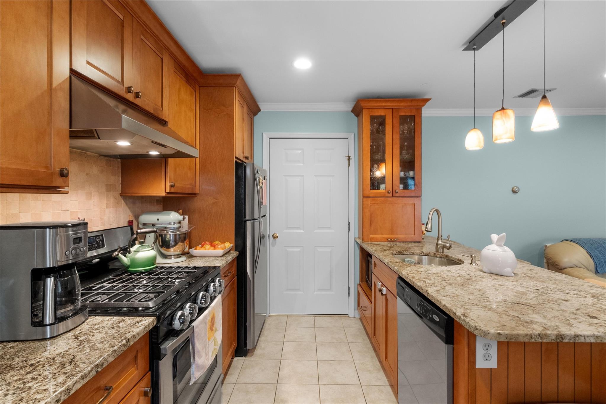 123 S Conger Avenue, Congers, New York image 16