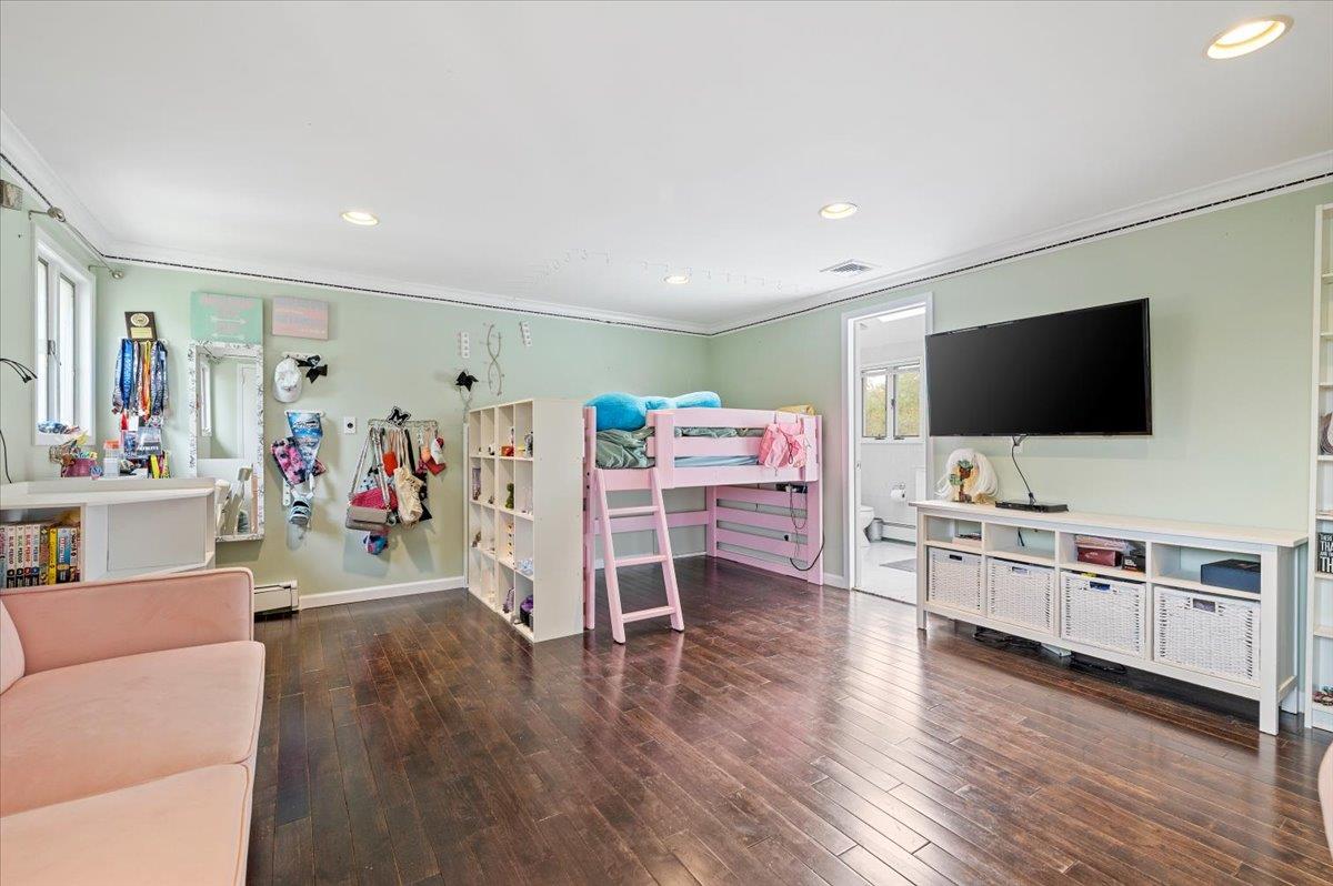 11 Voorhis Drive, Old Bethpage, New York image 17