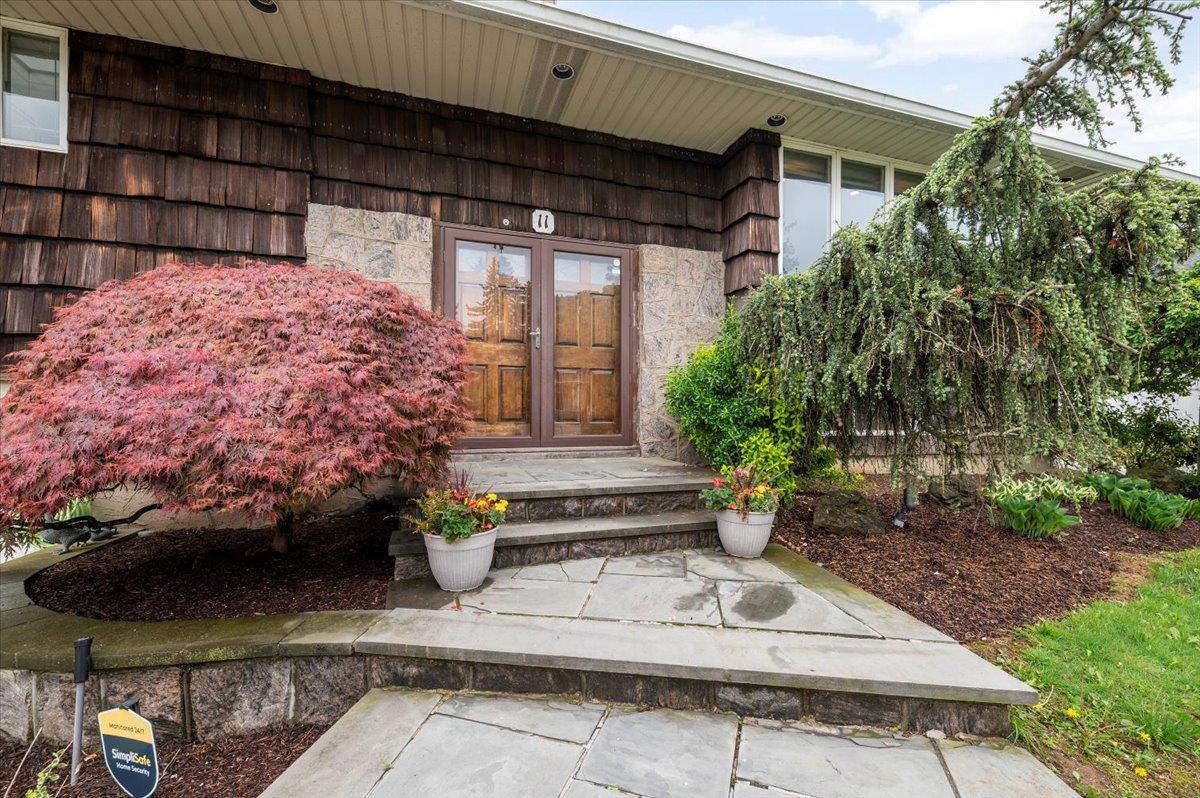11 Voorhis Drive