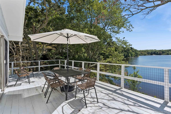 90 LITTLE FRESH POND RD, SOUTHAMPTON, NY 11968 - Image 81f2243ec3980e022e0e6e8a5fcfc91d/2099809751