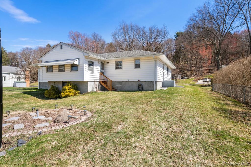 Photo of 148 S Street Extension, Warwick, NY 10990 (MLS # 980455)