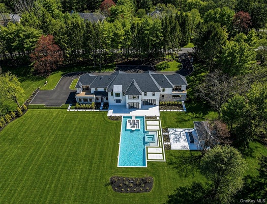 30 EVANS DR, GLEN HEAD, NY 11545 - Image 81f70c8bcbb52c09fb5d8cf753058749/3795994382
